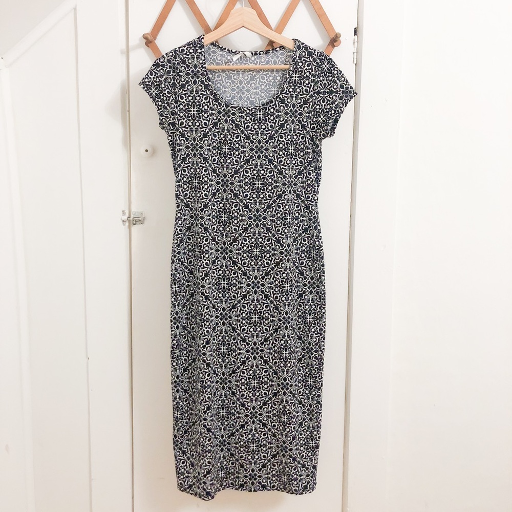 Patterned Dress - Picture 2 of 5